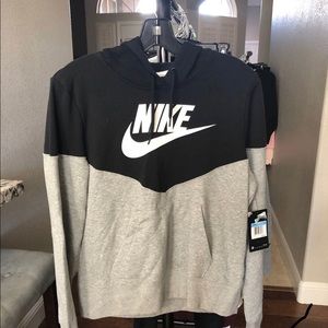 Nike sweatshirt woman’s